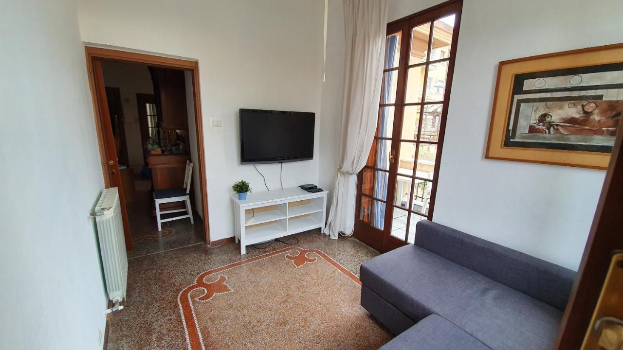 Casa Indipendente A 200 Metri Dal Mare Apartment Вараце Екстериор снимка
